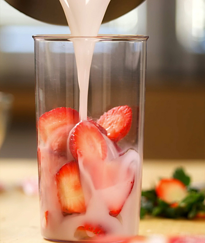 Cuisine_Erdbeereis_01_desktop Cuisine_Erdbeereis_01_desktop